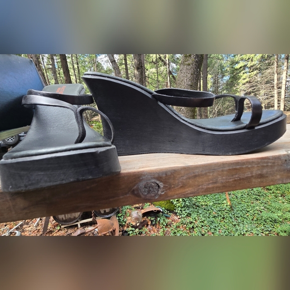 Kenneth Cole Reaction Leather & Wood Stunning RARE Platform Sandal Wedge Sz7 - Picture 6 of 8